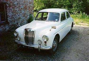 MG_Magnette_UK1995.jpg (36016 bytes)