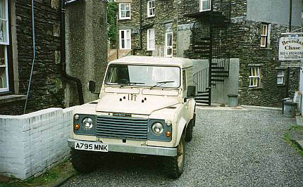 landrover_UK1995.jpg (35690 bytes)