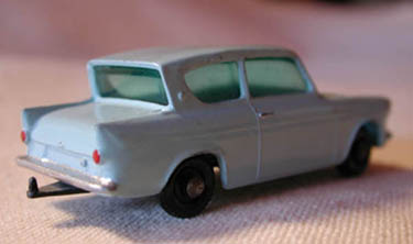 matchbox_anglia_rear.jpg (34931 bytes)