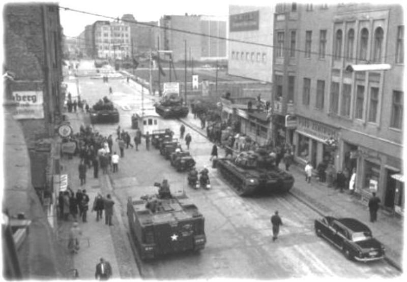  Mercedes-Benz Ponton / Photo at Checkpoint Charlie / Berlin 