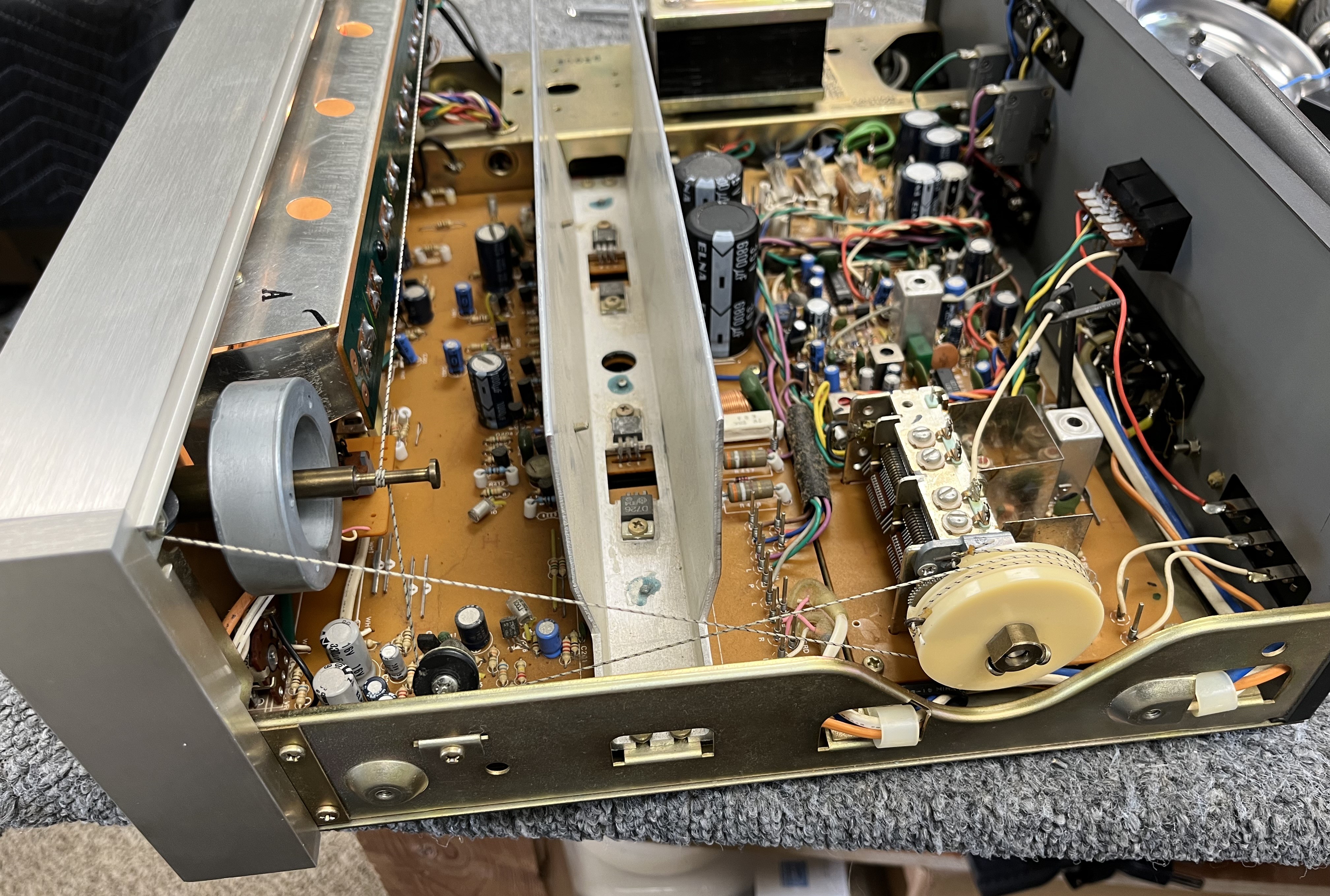 Country Belle Dial String Routing Hands Across the Ether / Overview of Selected Radios
